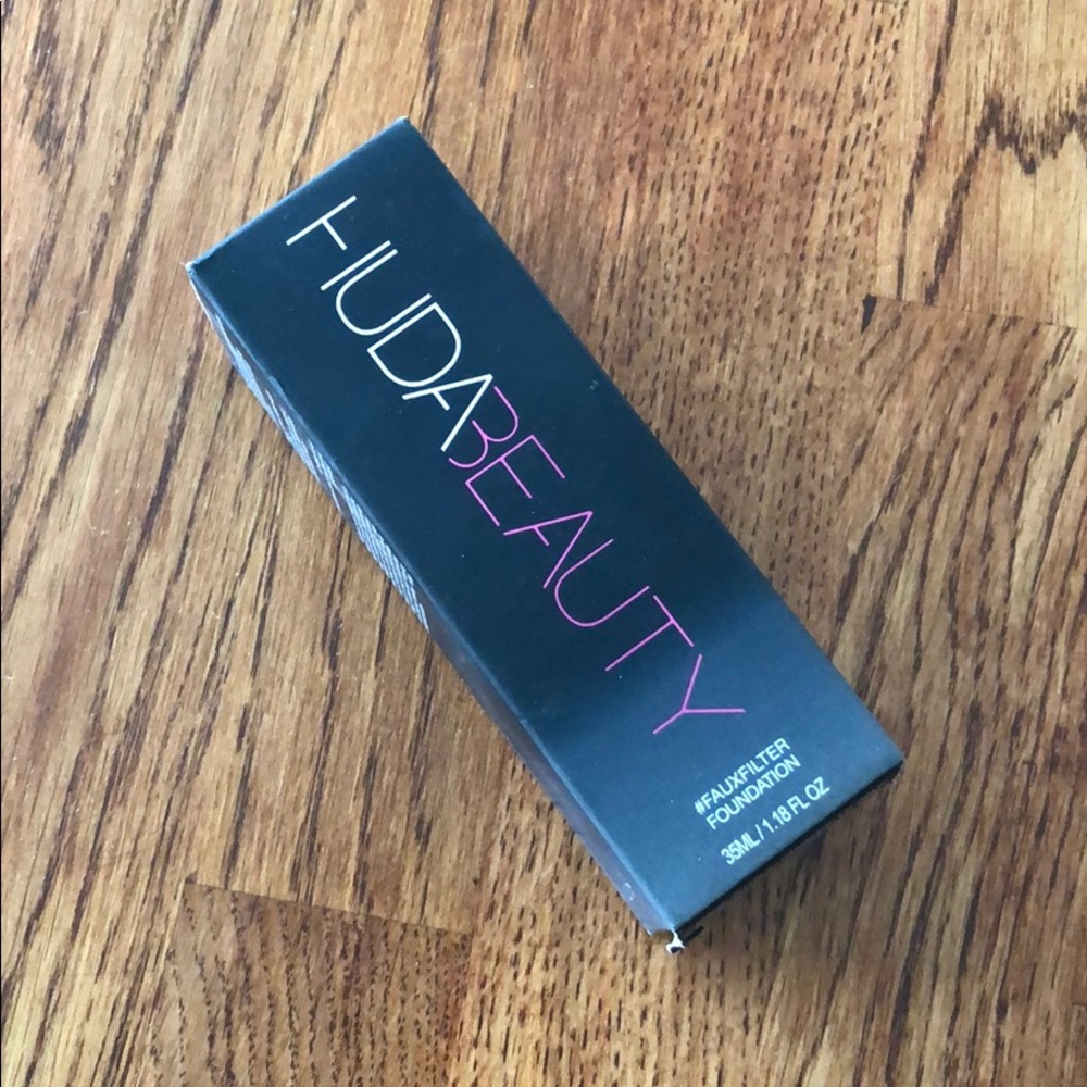 Huda Beauty FauxFilter Foundation